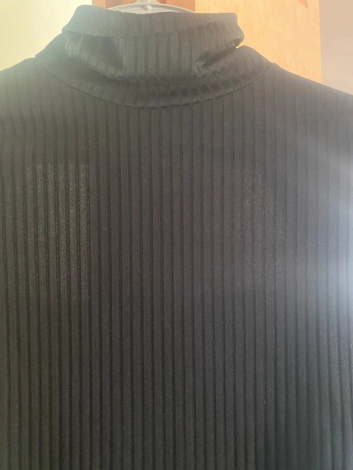 Très belle Robe moulante dos nu taille 38 marque CLUB L - photo numéro 3