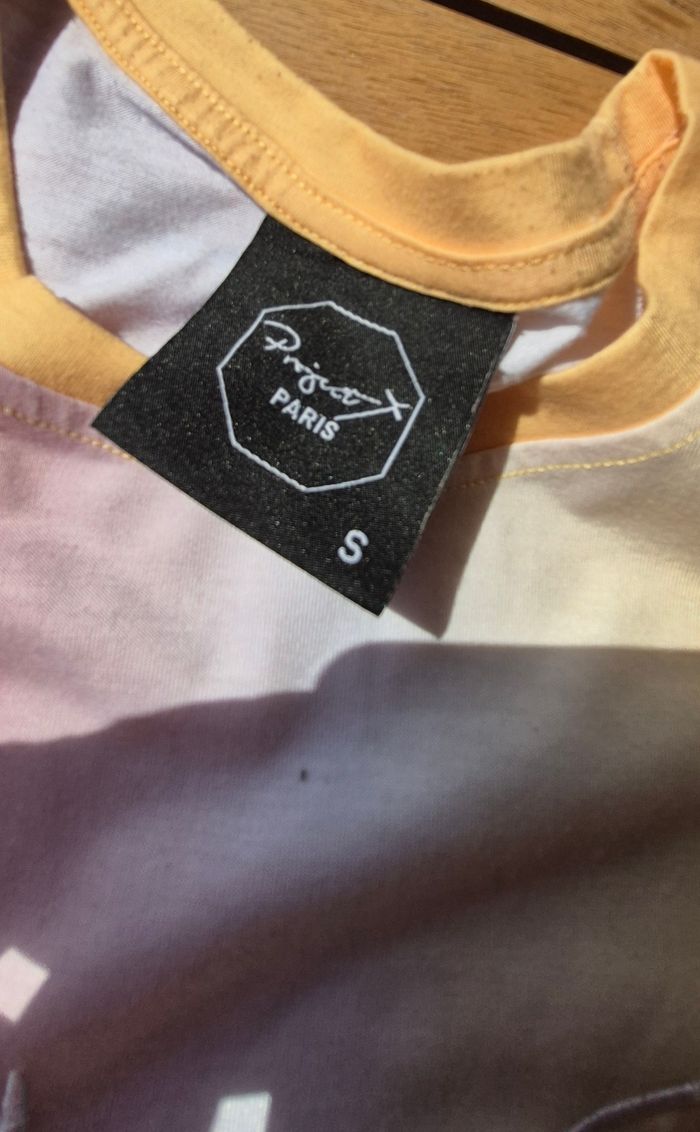 T-shirt jaune et rose - photo numéro 4
