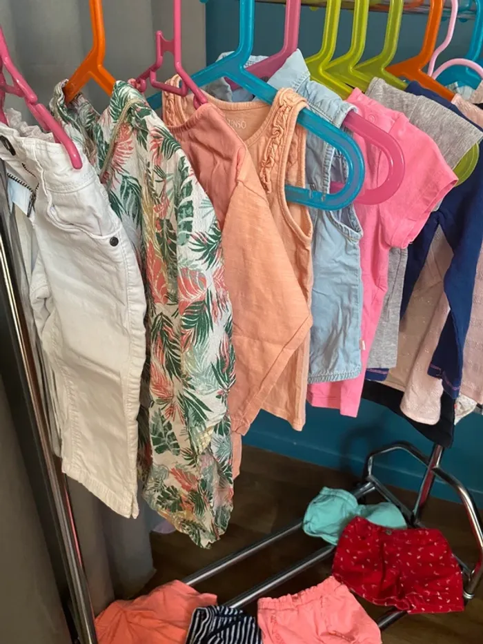 👗 Gros lot vêtements fille – Taille 3 ans 👗 - photo numéro 2