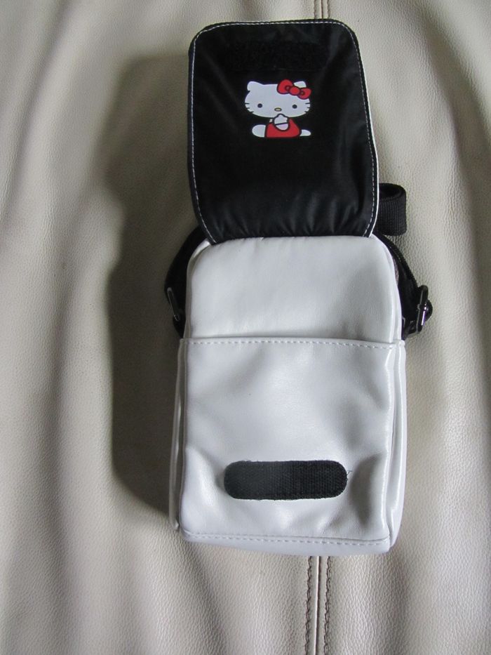 sac bandouilère Hello kitty neuf - photo numéro 3