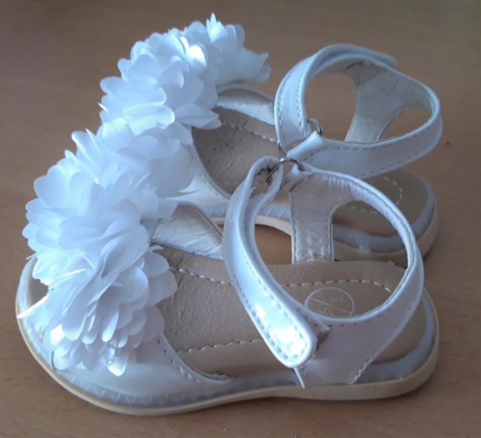 Sandales clignotantes fille pointure 25 - photo numéro 5