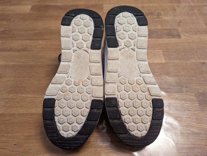 Chaussures garçon pointure 39 Airness très bon état - photo numéro 9