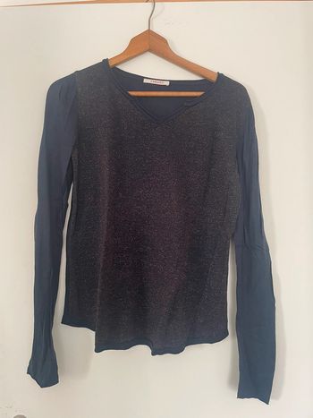 Haut bleu à paillettes
