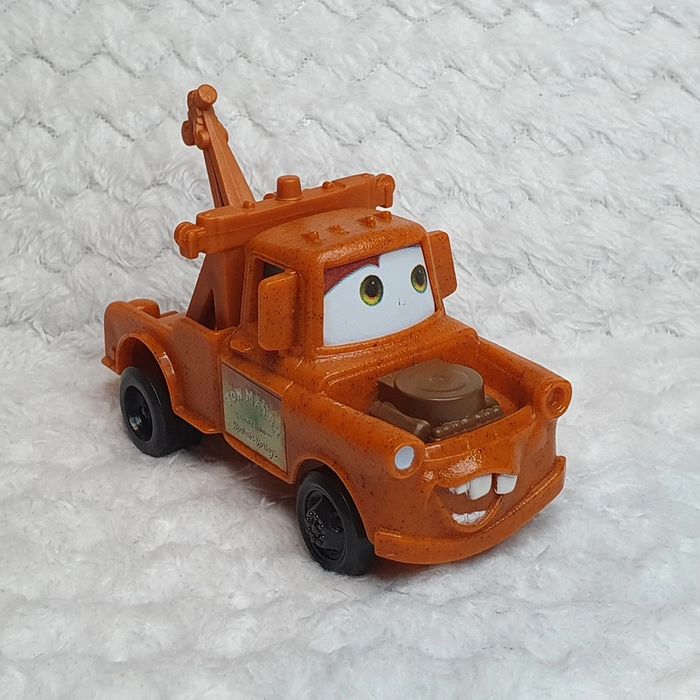 Voiture Cars martin disney pixar hoist petite voiture depaneuse en plastique