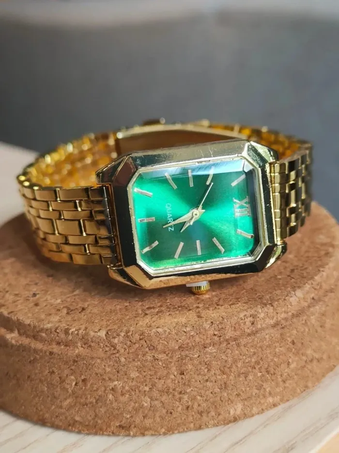 Montre dorée, rectangulaire en reliefs, vert - photo numéro 2