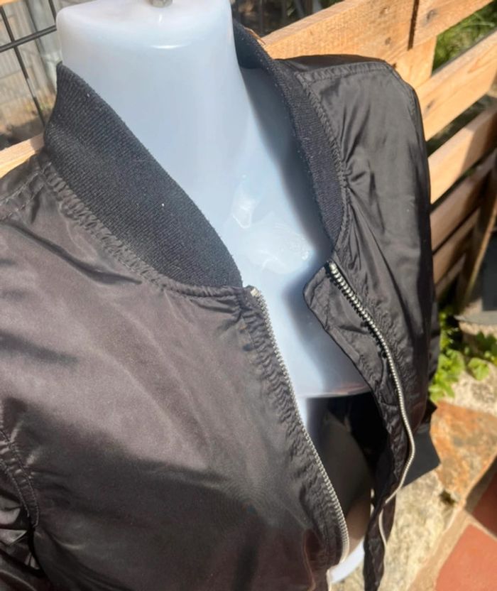 Blouson bomber noir Jennyfer – Taille XS – Très bon état - photo numéro 2