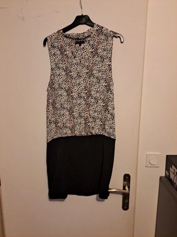 Robe fleurie et noire taille 44