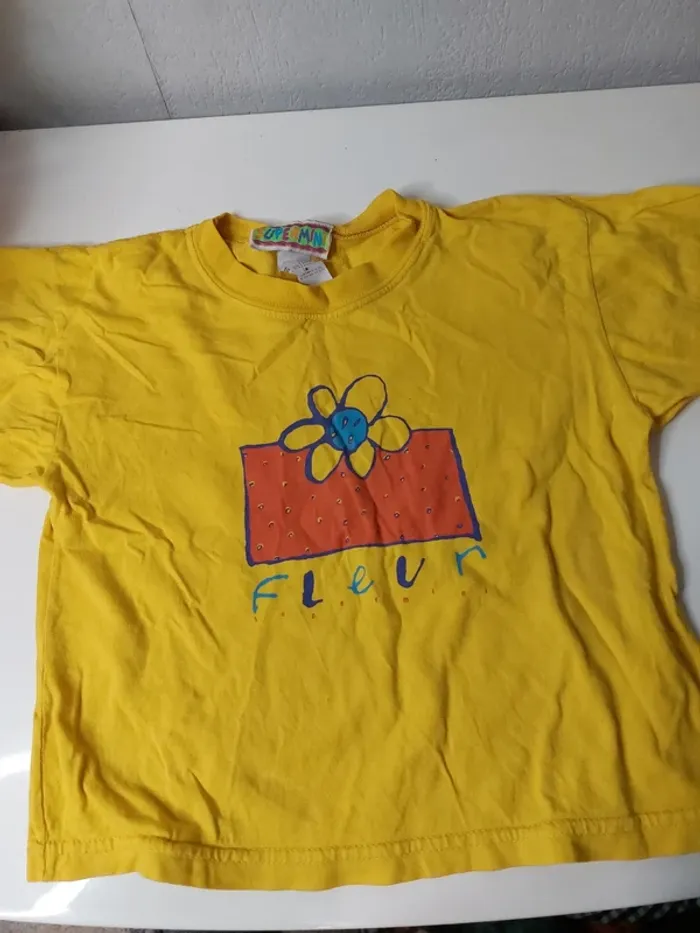 Tee-shirt jaune imprimé "Super mini "
