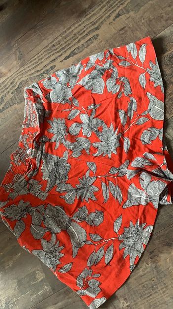 Short fluide orangé