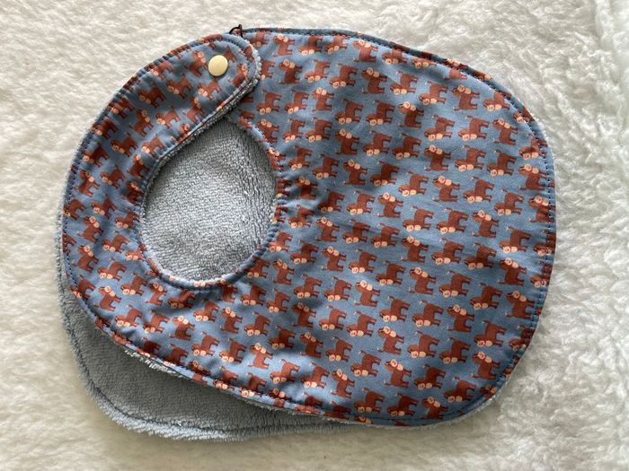 bavoir baltique chien