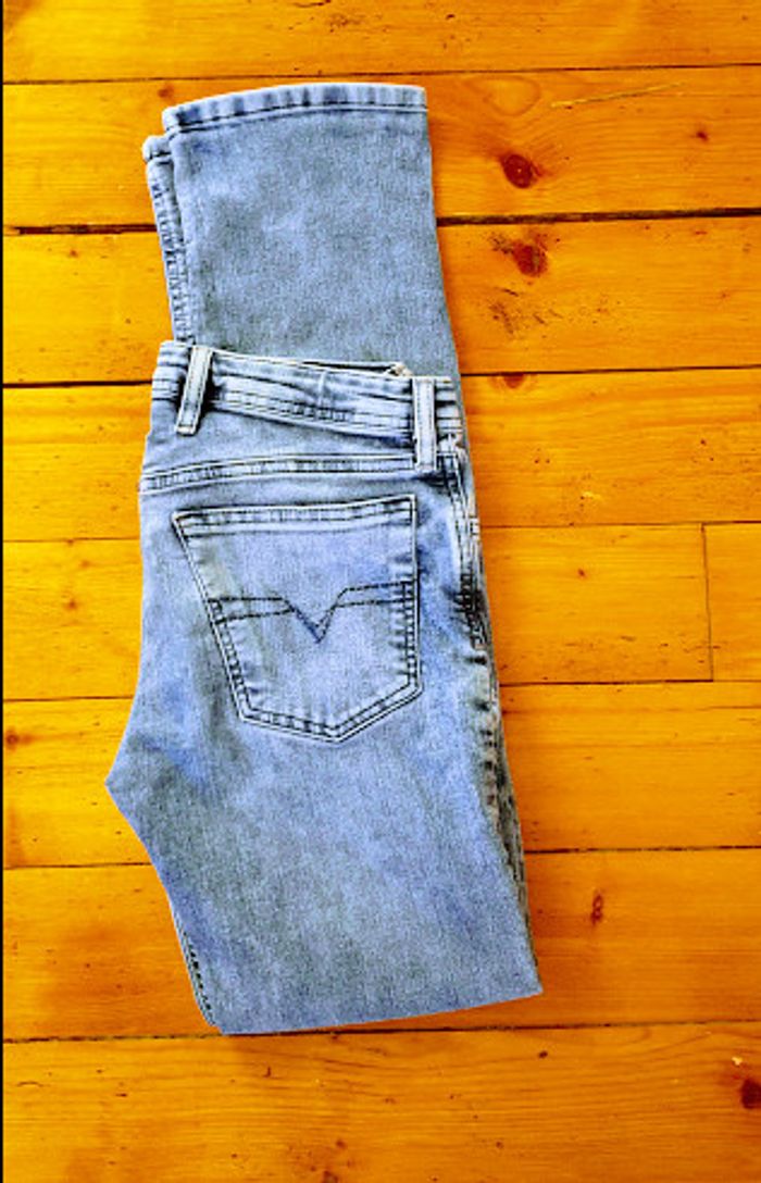 Jeans marque Diesel 12 ans