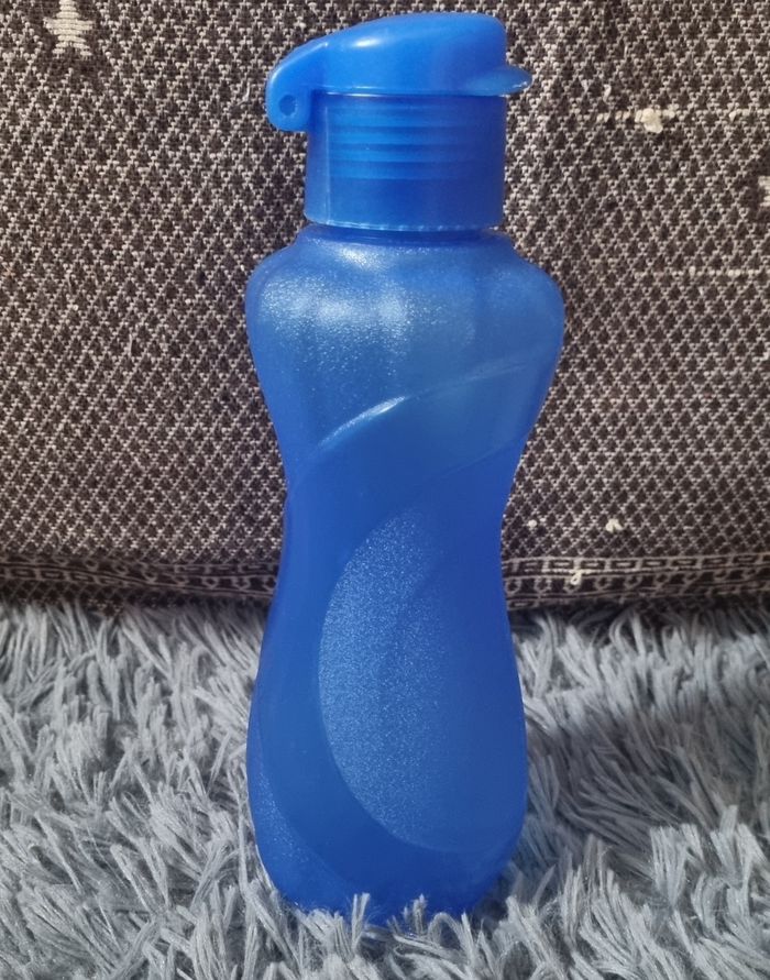 Gourde bleu avec bouchon