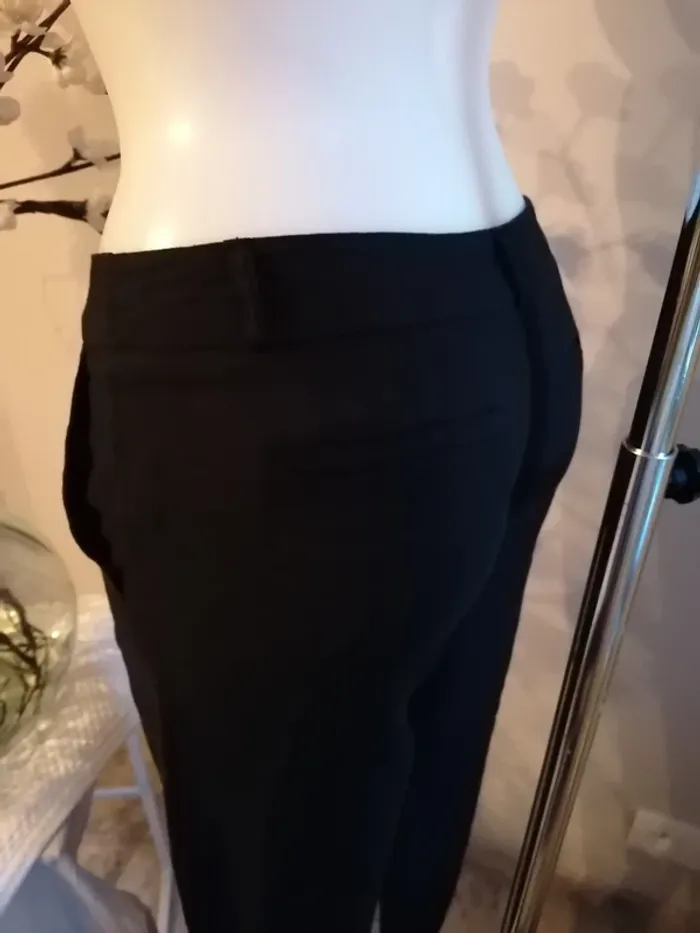 Pantalon noir - photo numéro 3
