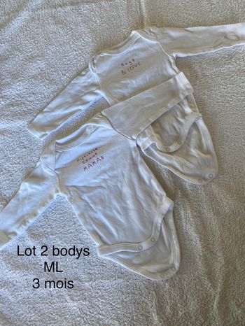 Lot 2 bodys ML 3 mois