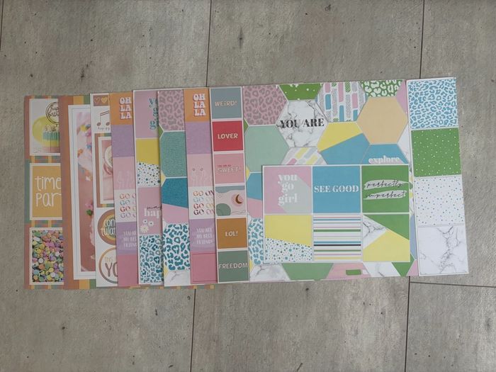Lot de feuilles pour scrapbooking lot 7