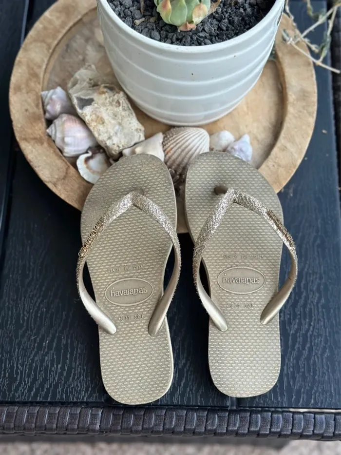 Tongs Havaianas dorées pailletées – Pointure 31/32 - photo numéro 3
