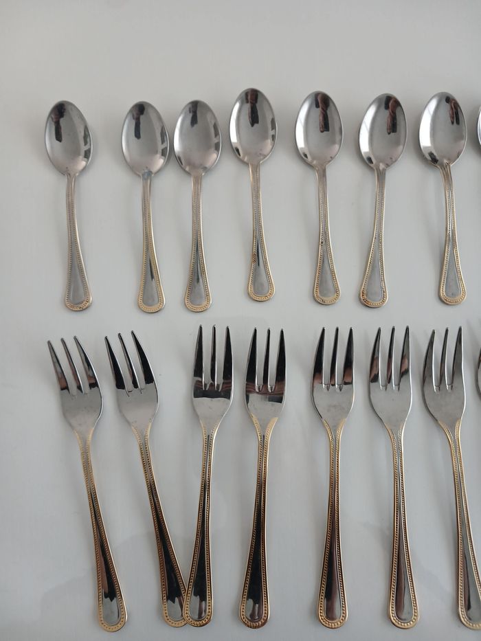 Ménagère 36 pièces - Inox & Finition Dorée - Made in Italy - photo numéro 2