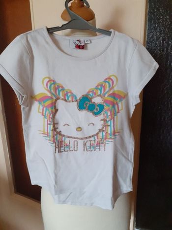 Tee-shirt manche courte taille 6 ans-Hello kitty