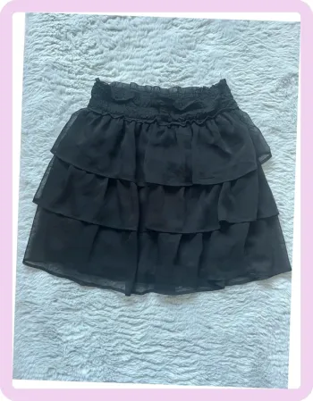 🖤 Mini jupe noire à volants – Divided - Taille XS