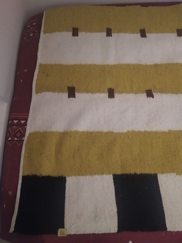 Tapis tunisien en laine tissé main " Maison château rouge " - photo numéro 2
