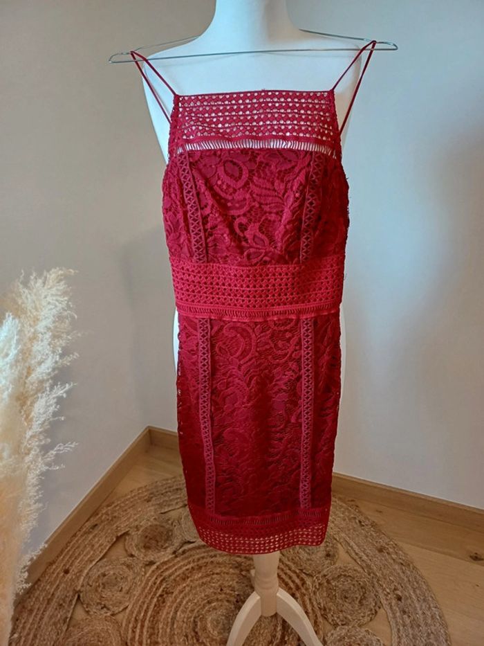Robe Bordeaux chic en dentelle neuve Topshop taille XXS 32 - photo numéro 2