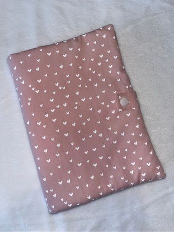 Protège carnet de santé cœur rose