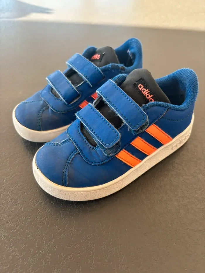 Basket adidas taille 25