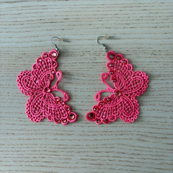 Boucles d’oreilles papillons • rose 🌿