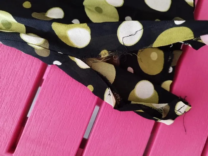 Blouse fluide vintage noire pois kaki - photo numéro 8