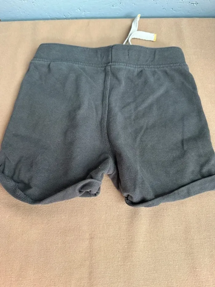 Short gris Obaibi 12 mois - photo numéro 4