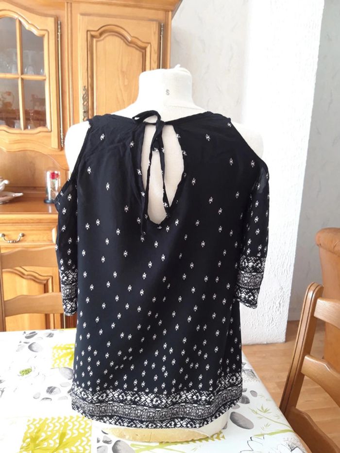 Haut épaules nues - photo numéro 2