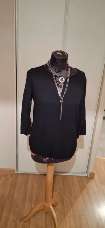 Haut noir fluide  zara manches trois quart