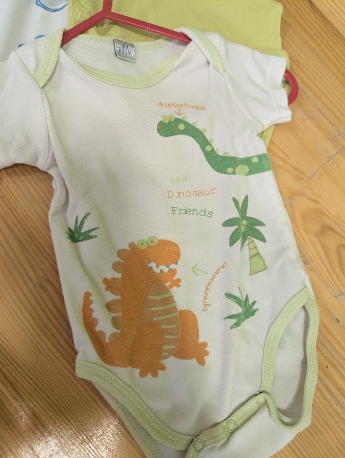 Lot 3 bodies manches courtes 3 mois - photo numéro 3