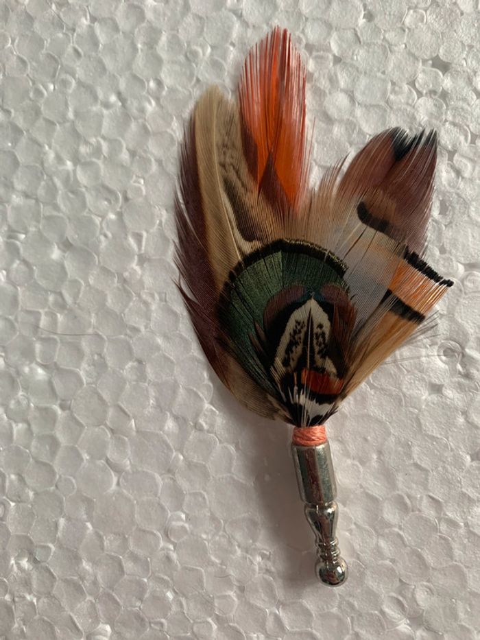 Broches en plumes. - photo numéro 7