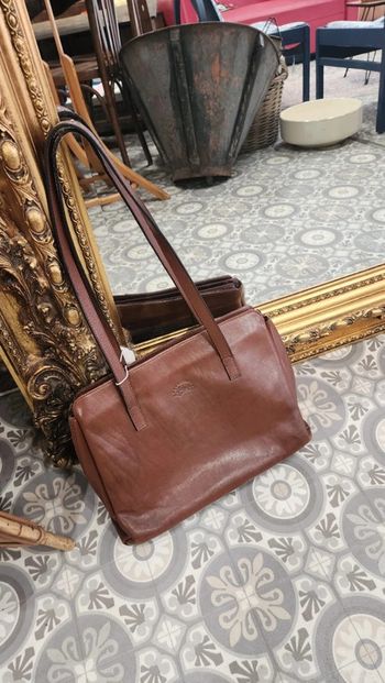 Joli sac a main en cuir camel