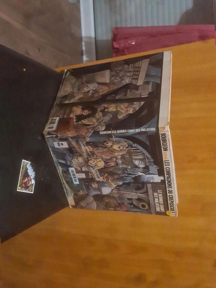 Livre bourgeon les compagnons du crépuscule - photo numéro 2