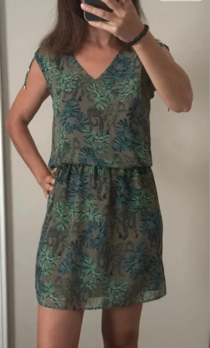 Robe IKKS Neuve - photo numéro 2