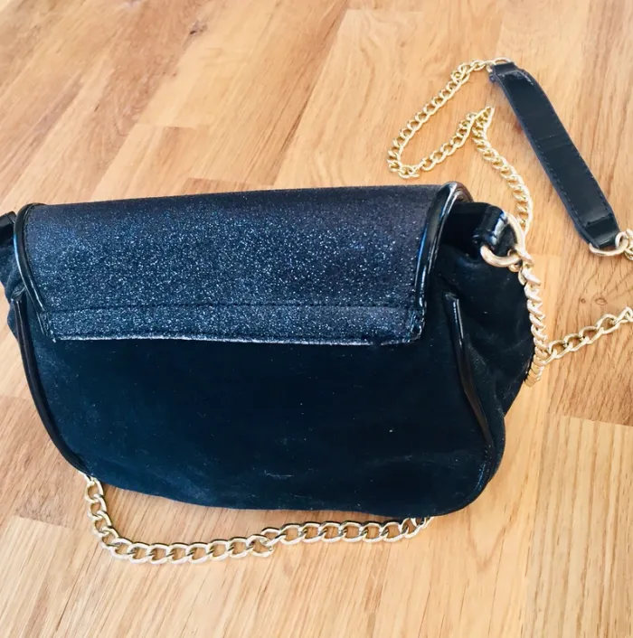 Pochette noire et dorée - photo numéro 4