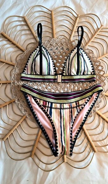 Maillot de bain 2 pièces rayé River Island