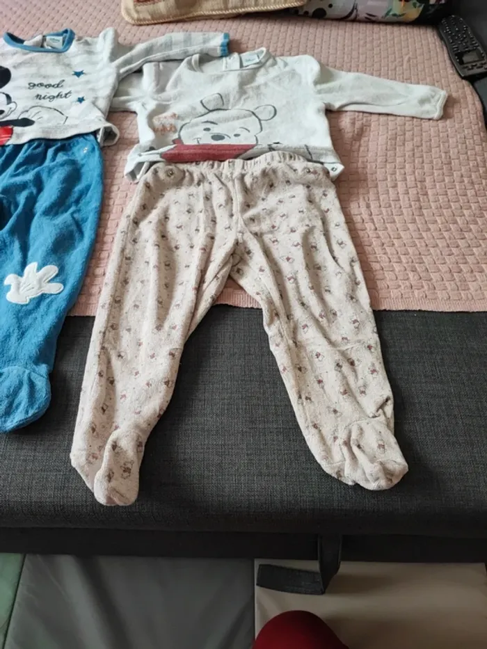 Lot pyjama velours 2 pièces 18 mois - photo numéro 3