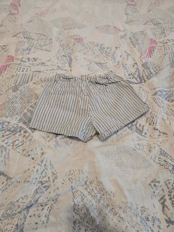 Short fille taille 4ans kiabi - photo numéro 2