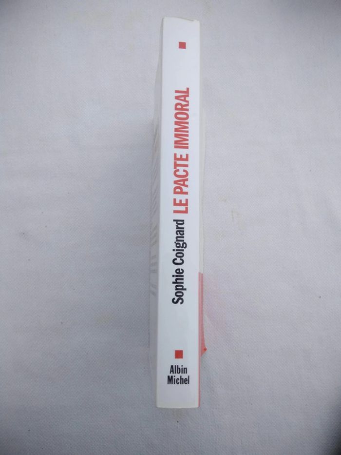 Livre - Le Pacte Immoral - photo numéro 3
