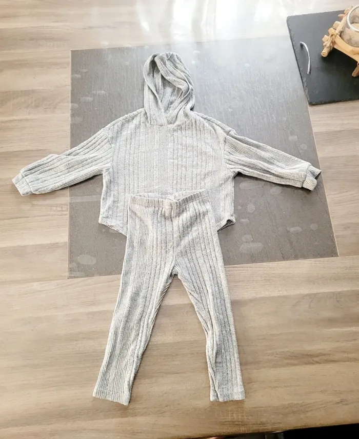 Ensemble 2-3 ans - photo numéro 2