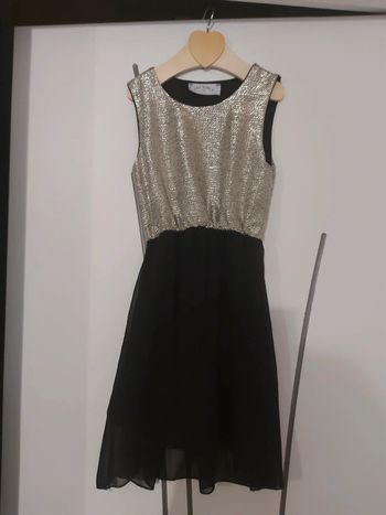 Robe noire et doré 5 ans