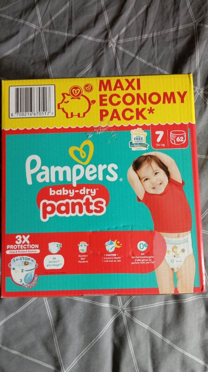 Maxi pack pants Pampers taille 7 neuf jamais ouvert