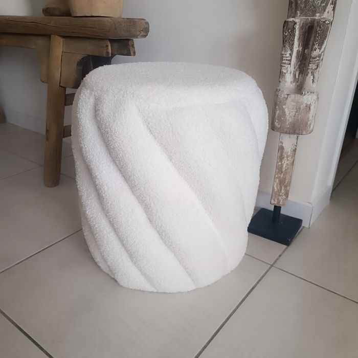 Pouf décoratif effet laine bouclée design torsadé - photo numéro 2