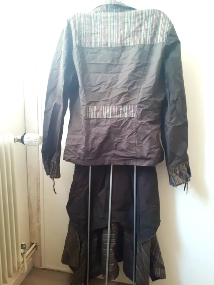Ensemble tailleur jupe 42 - photo numéro 5