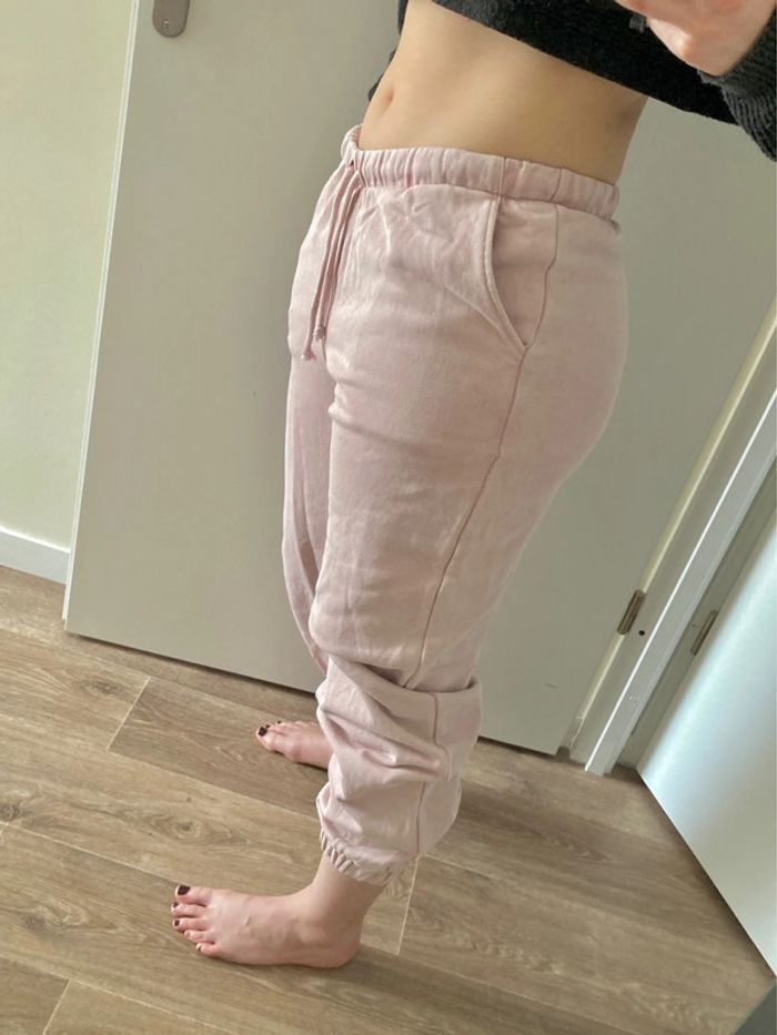 Jogging / survêtement de couleur rose pale - photo numéro 4