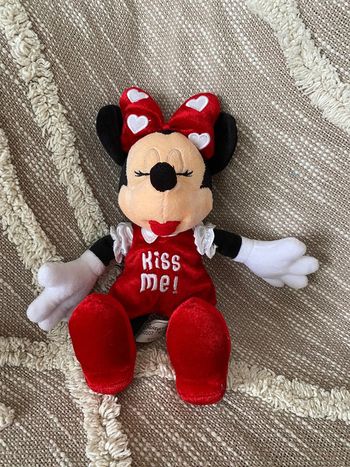Peluche doudou 25cm Disney Minnie souris rouge et noir très bon état