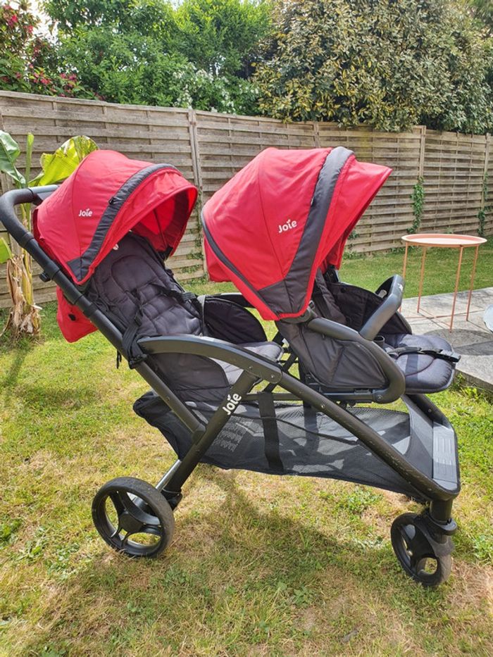 Poussette jumelle évalite joie en bon état 👶